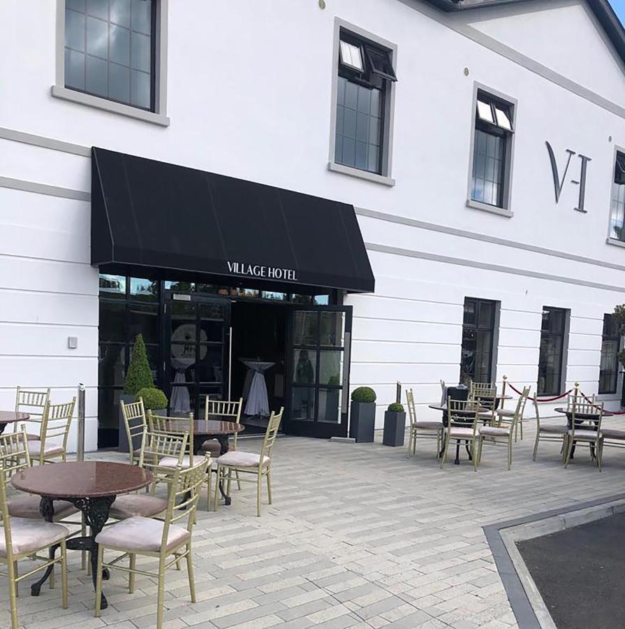 The Village Hotel, Bar And Restaurant Bettystown Exterior foto